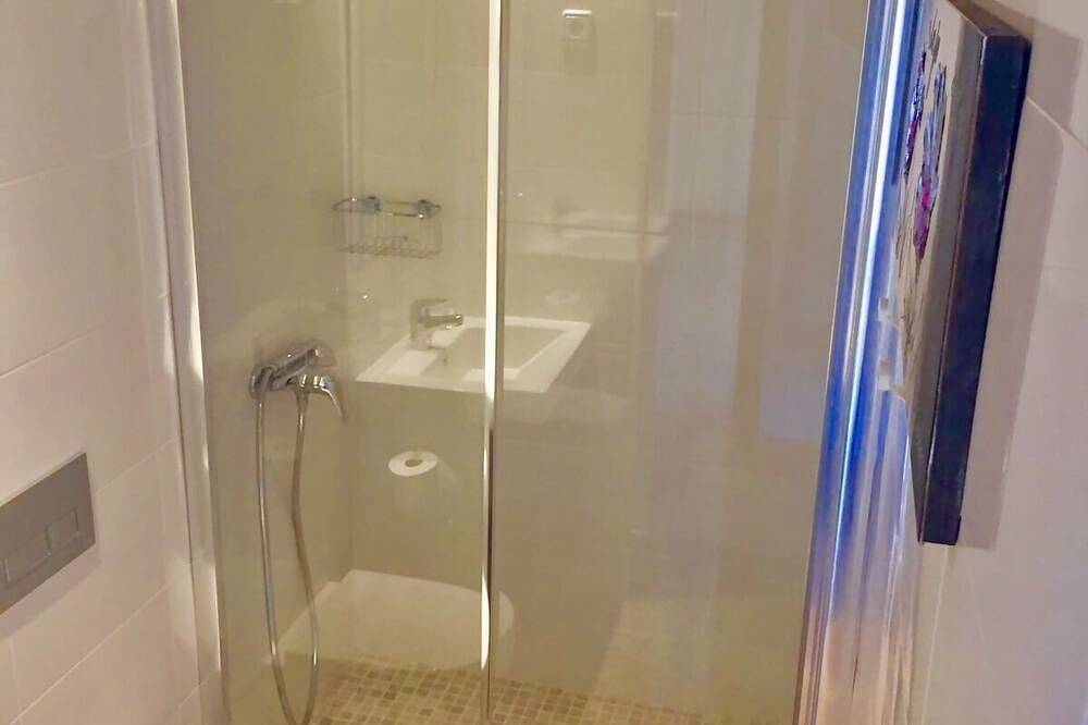 Elegant house w/pool | Aroa by Hl in Canyelles (Barcelona), Garraf