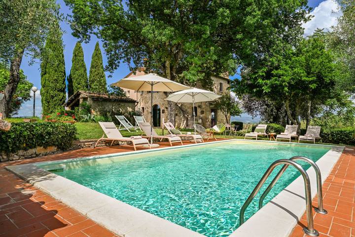 Villa for 8 people, with garden, with pets in San Gimignano