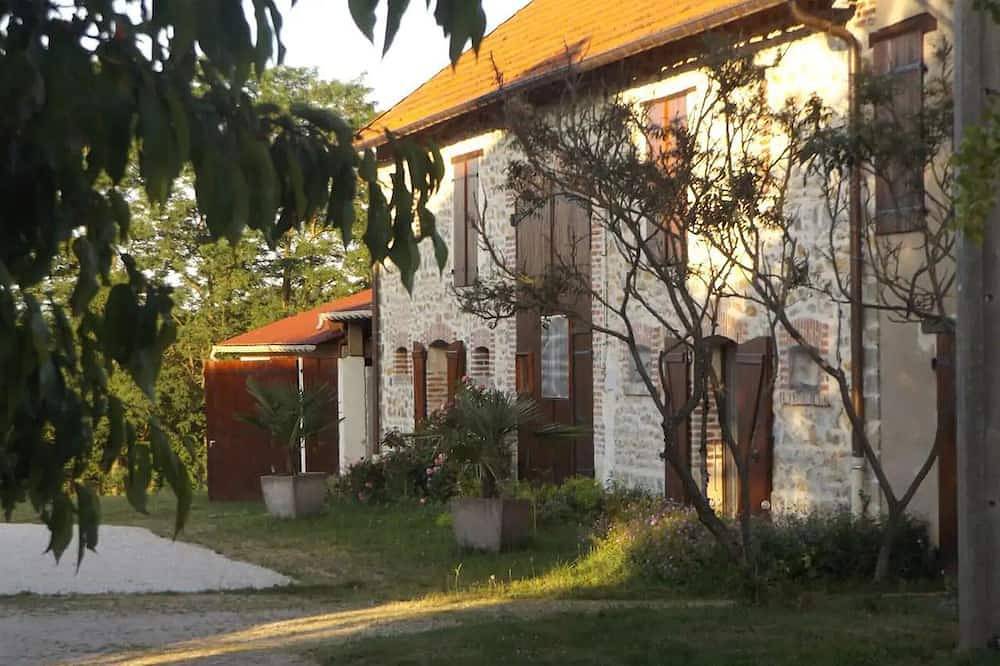 Charmantes Ferienhaus mit Kanalzugang und Privatsphäre in Gannay-sur-Loire, Allier