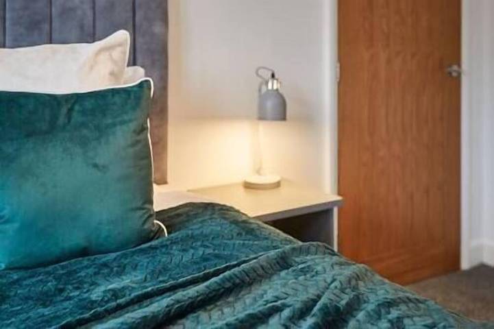 Elfleda Stay | Modern 5 bedroom house in Abbey Ward, Cambridge