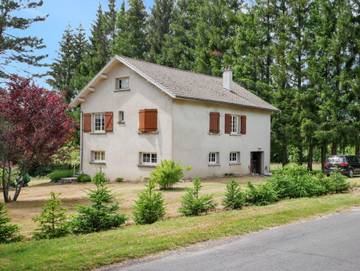 Location de vacances pour 6 personnes, avec balcon et jardin, animaux acceptés à Le Chambon-sur-Lignon