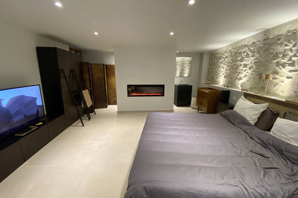 Apartamento entero, Suite Provencale De 50m² Entièrement Refait à Neuf in La Brillanne, Parque natural regional del Luberon