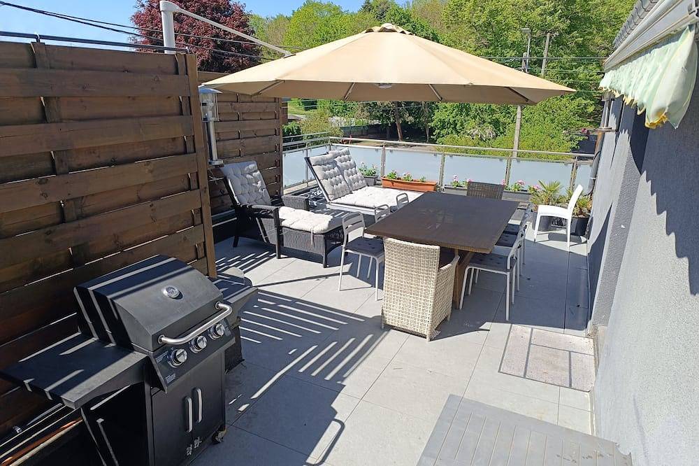 Liège cheerful modern house for 8pers with 30m2 terrace and enclosed courtyard. in Liège region