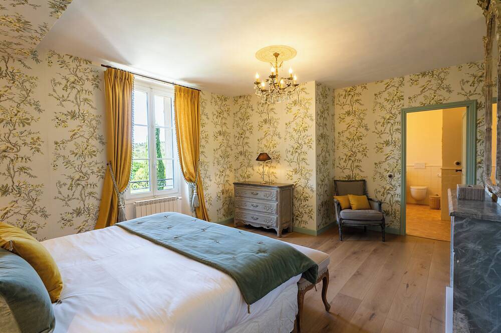 Bastide of the Rose Comtesse – The Art of Intimate Luxury in Provence in Ventabren, Aix-en-Provence region