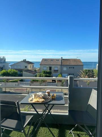 Gîte pour 5 personnes, avec balcon et vue dans Plage Du Petit Travers Carnon Plage