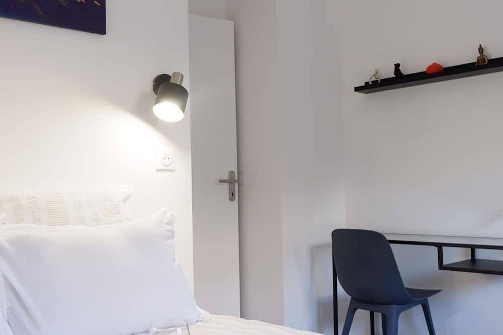 Entire apartment, Le Sully Terrasse - 5min from Rer station in Courcouronnes, Essonne