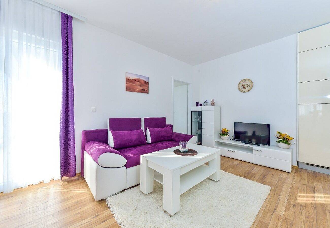 Appartement entier, Apartments Sunny by the Sea in Petrčane, Région de Zadar