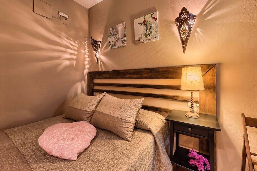 Ideal couples, jaccuzi in room, activities in natural environment in Zufre, Sierra de Aracena y Picos de Aroche