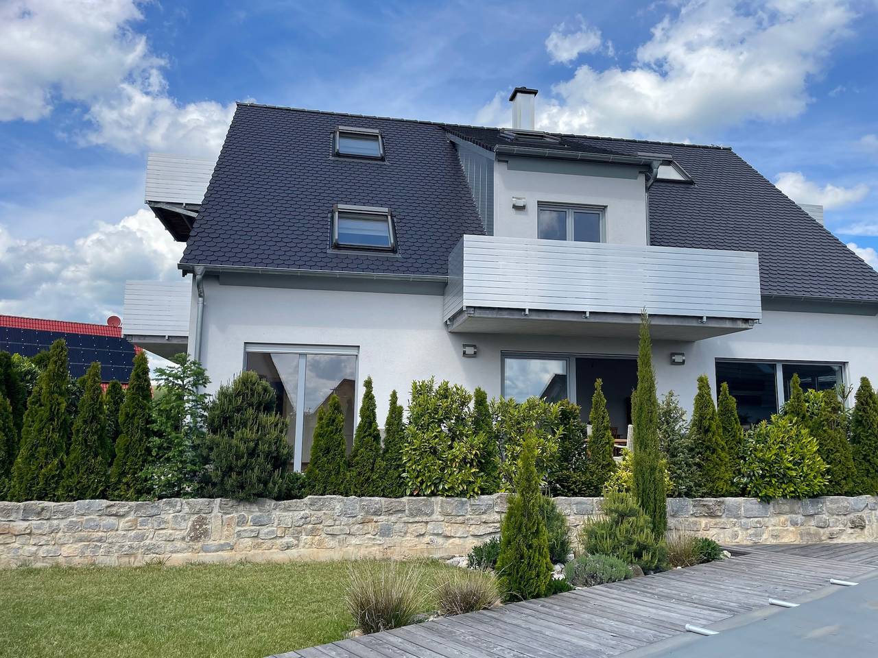 Ganze Wohnung, Apartment „Ruhepooloase“ mit privatem Pool, Terrasse und Garten in Oberschwarzach, Fränkisches Weinland