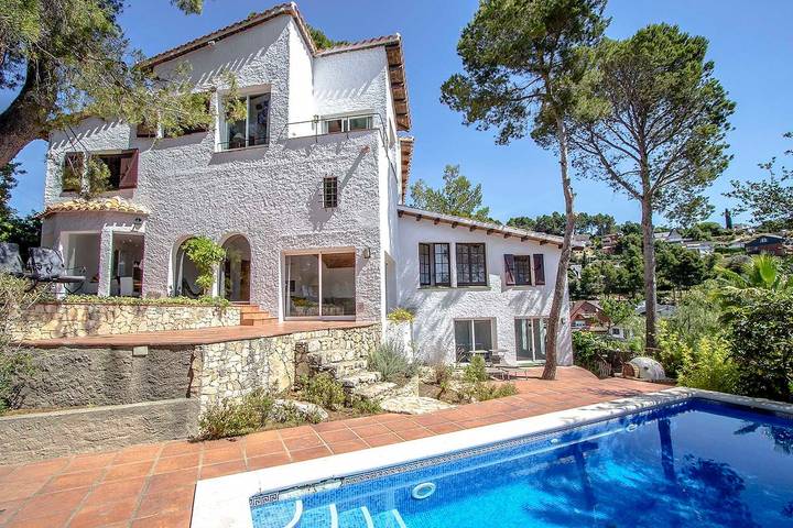 Chalet para 14 personas, con Balcón y Terraza además de Jardín y Piscina en Provincia de Barcelona