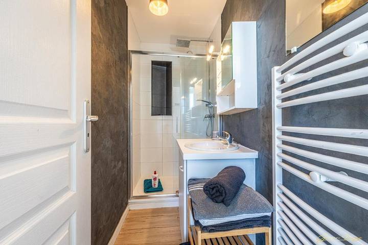 Gîte pour 5 personnes, avec vue et terrasse dans Saint-Énogat - 4