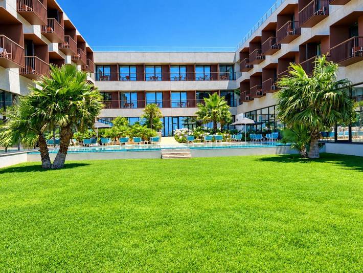 Hotel para 2 pessoas, com Varanda e Terraço e ainda Jacuzzi and Jardim em Sines