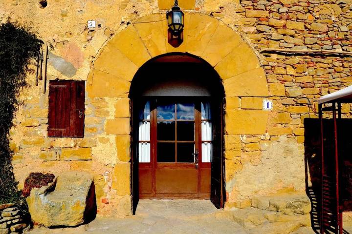 Apartamento de vacaciones para 12 personas, con piscina para niños y jardín en Cataluña