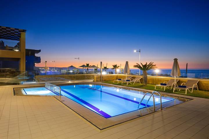 Villa für 12 Personen, mit Garten und Meerblick sowie Terrasse - 1