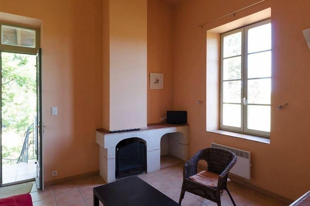 Ganze Wohnung, Apartment-Villa-Ensuite mit Bad-Terrasse-Gîte La Sellerie in Salles-d'Aude, Mittelmeerküste (Frankreich)