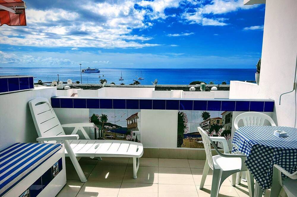 Entire apartment, Azahara Iii Studio, Playa Las Vistas with wonderful seaview, pet friendly in Playa de las Américas, Arona