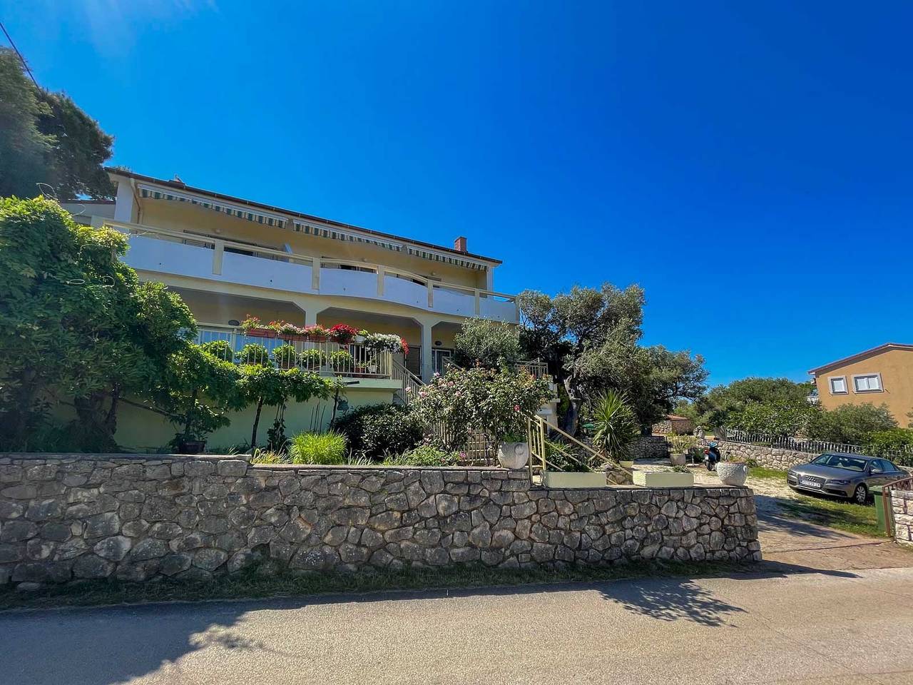 Appartement entier, One bedroom apartment with terrace and sea view Lun, Pag A-19358-d in Novalja, Pag