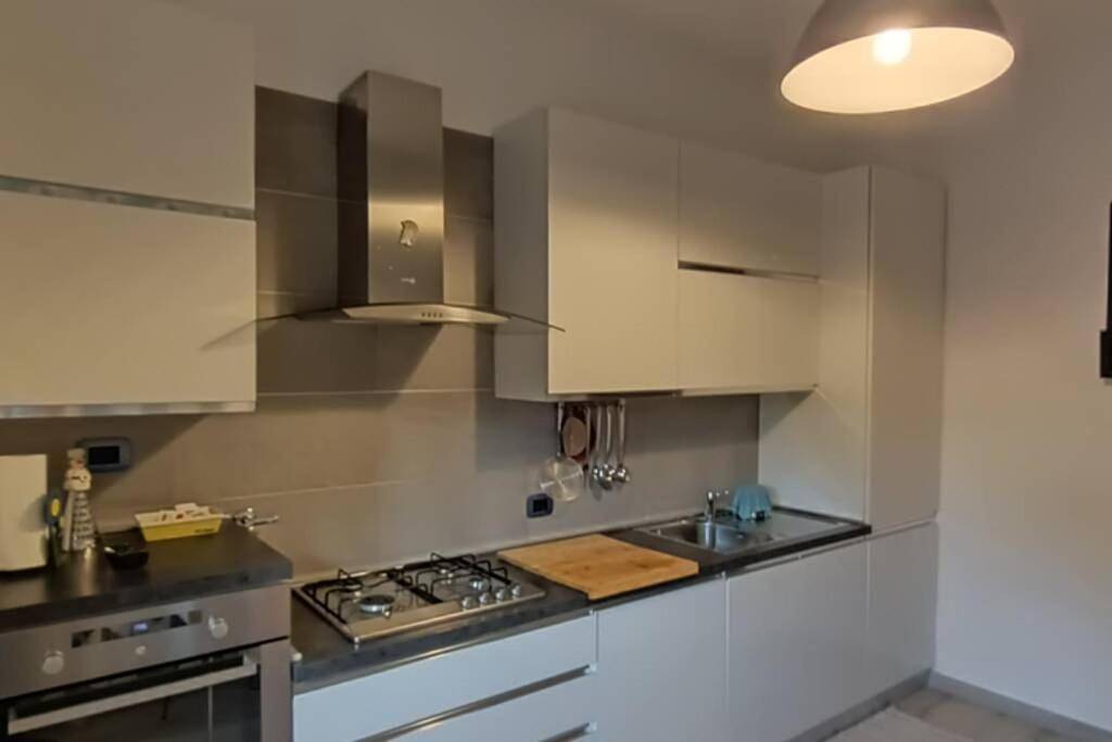Appartamento intero, One-Bedroom Apartment in Casal Morena, Roma