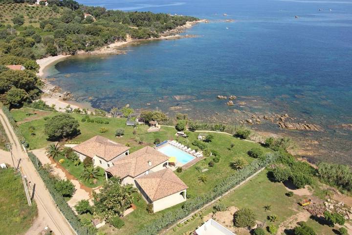 Location de vacances pour 10 personnes, avec jardin et piscine ainsi que vue et sauna, animaux acceptés dans Plage d'Argent - 3