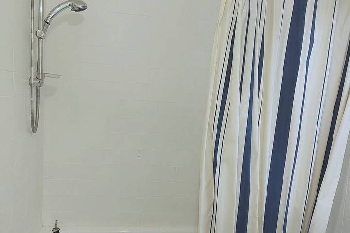 Gîte pour 2 personnes, avec balcon dans Plage du Miramar - 4