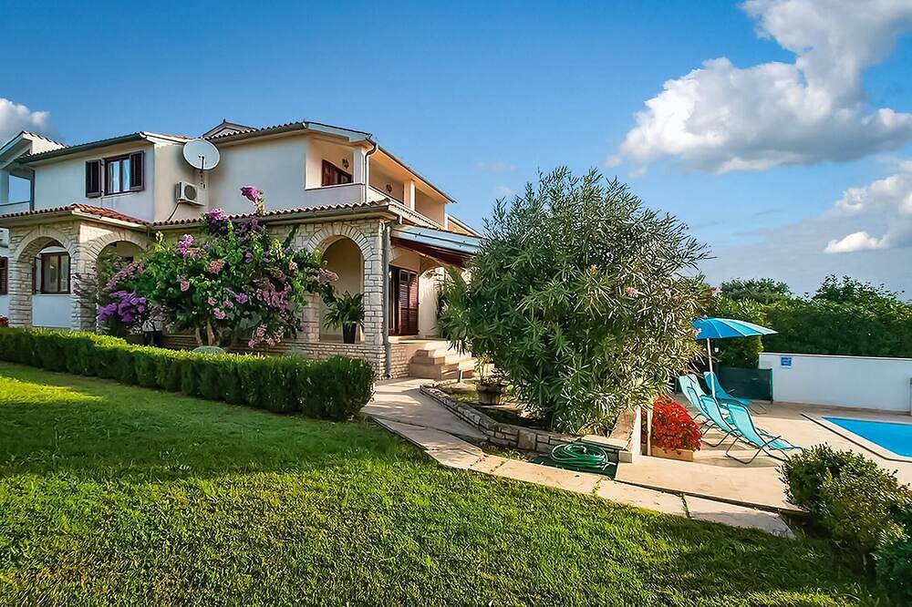 Stunning home in Pula in Premantura, Southcoast Istria