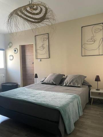 Gîte pour 3 personnes, avec vue et jardin dans Cornas
