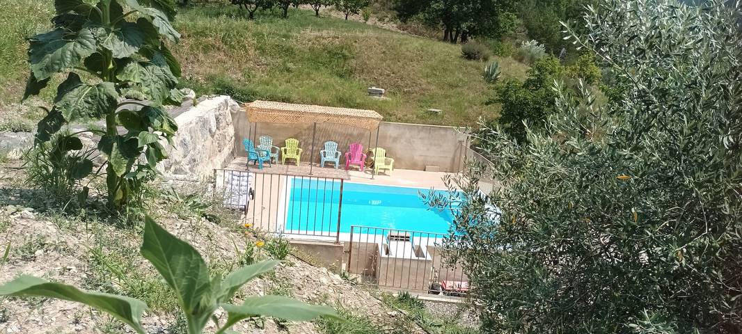 Appartamento intero, Appartamento "Le Chèvrefeuille": vista montagna, Wi-Fi e aria condizionata in Sahune, Nyons e dintorni
