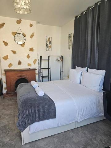 Gîte pour 2 personnes, avec terrasse et vue, animaux acceptés à La Trinité