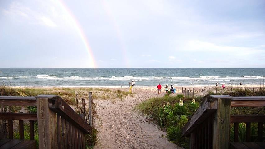 Vacation house for 16 people, with yard and terrace in Emerald Isle