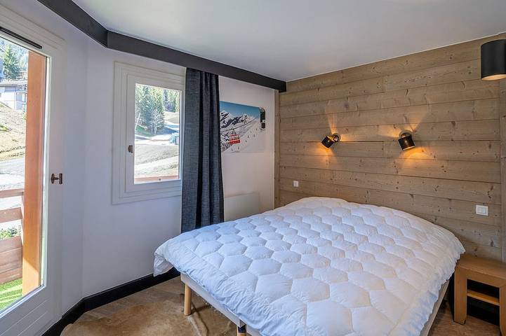 Ganze Wohnung, Renovierte Wohnung im Zentrum von La Tania mit Parkplatz in La Tania, La Perrière