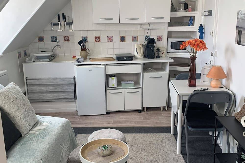 Entire apartment, Studette ault center ville 200 metres from the beach in Ault, Abbeville region