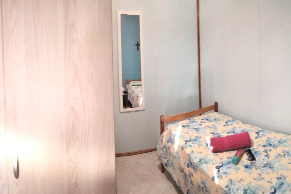 Casa Vacaciones 'Terdom' con Terraza Privada, Jardín Privado y Aire Acondicionado in Porto Badino, Agro Pontino