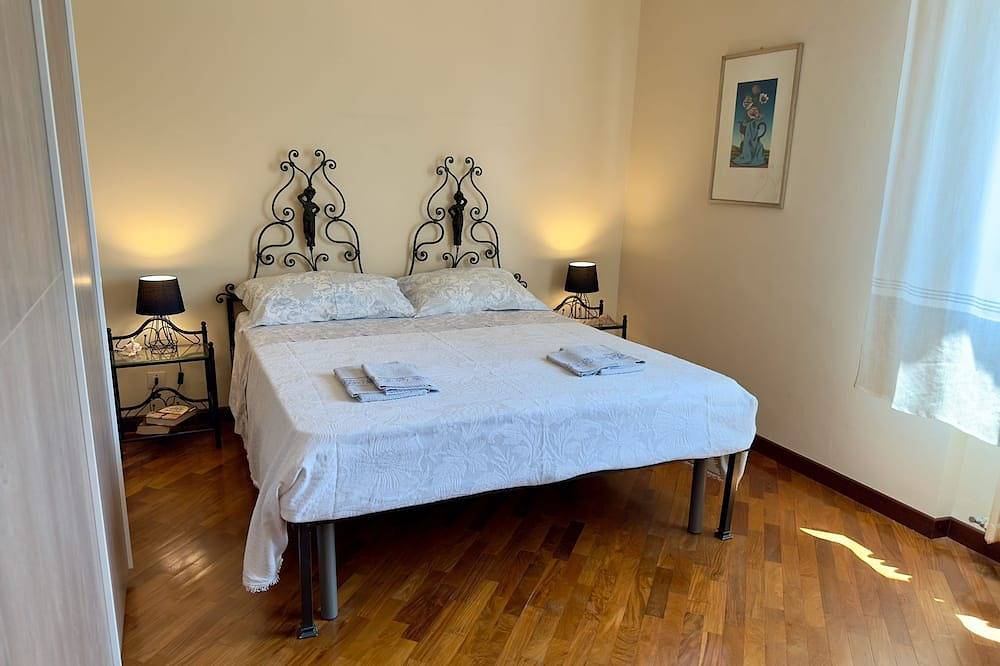 Ganze Wohnung, The Hammock, spacious, super-comfortable panoramic penthouse near Rossini Theater  in Pesaro, Valle del Metauro