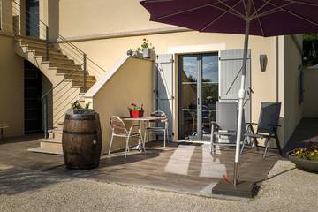Gîte pour 3 personnes, avec jardin et piscine à Saint-Julien-de-Lampon