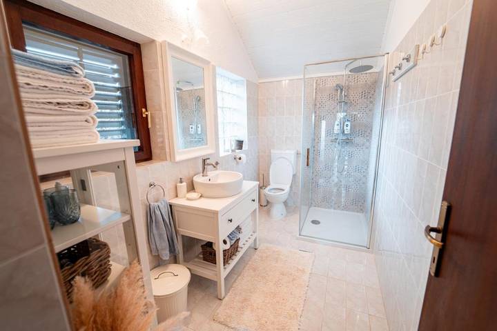 Ferienhaus für 6 Personen, mit Garten und Pool sowie Ausblick in Umag - 3