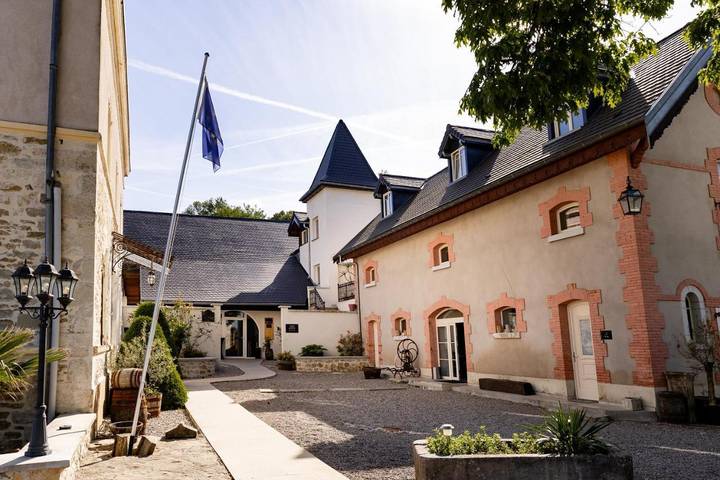 Gîte pour 2 personnes, avec terrasse ainsi que vue et jardin à Saint-Genix-sur-Guiers - 3