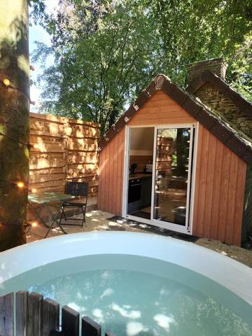 Gîte pour 2 personnes, avec terrasse et jacuzzi, animaux acceptés dans Précorbin