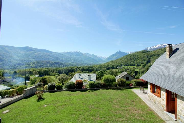 Gîte pour 4 personnes, avec terrasse et jardin, animaux acceptés