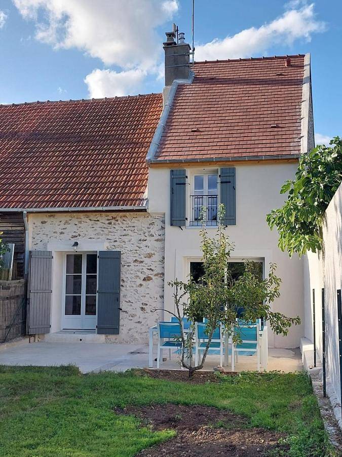 Maison de charme 80m2, havre de paix à 20 mn de Disney, 45mn de Paris, parking gratuit, Wifi in Dammartin-sur-Tigeaux, Seine-et-Marne