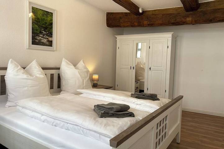 Ganze Wohnung, Gemütliche Ferienwohnung im sanierten Fachwerkhaus mit Altstadtblick in Quedlinburg, Harzvorland