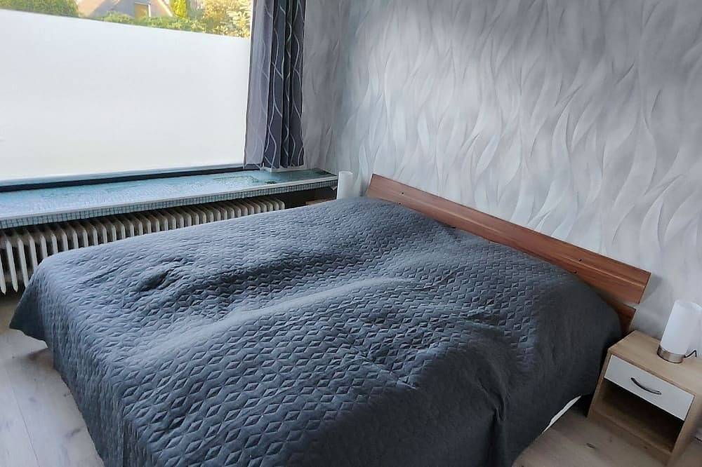 Ganze Wohnung, Hübsche Ferienwohnung für 6 Personen mit bestem Ausblick in die Landschaft in Hofgeismar, Hessisches Bergland