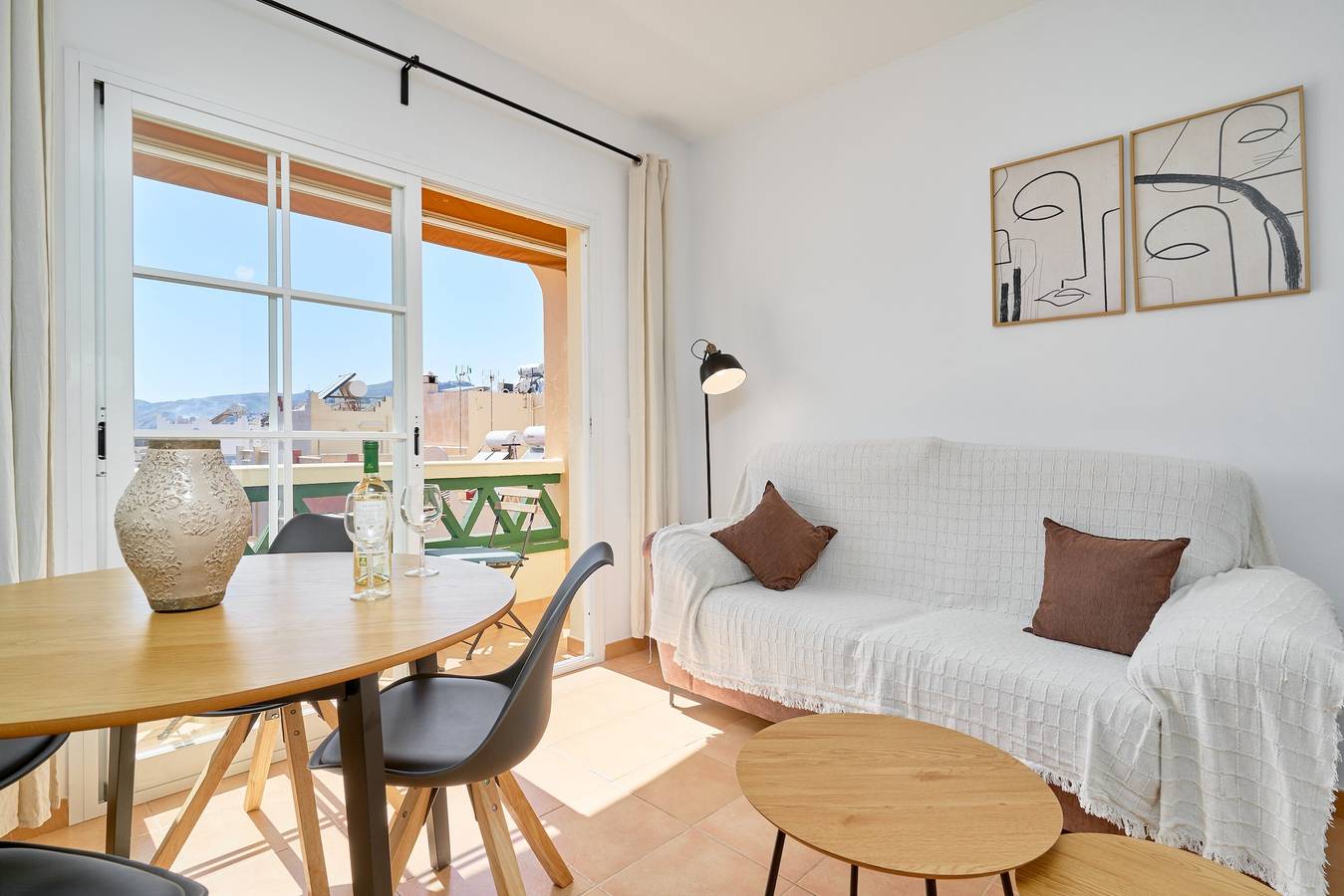 Ganze Wohnung, Ferienwohnung 'Mani' mit Bergblick, Wi-Fi und Klimaanlage in Playa de la Torrecilla, Nerja