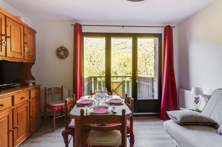 Ganze Wohnung, Duplex-T3 für 6 Pers. mit Kamin und Balkon in Esquièze-Sère in Esquièze-Sère, Nationalpark Pyrenäen