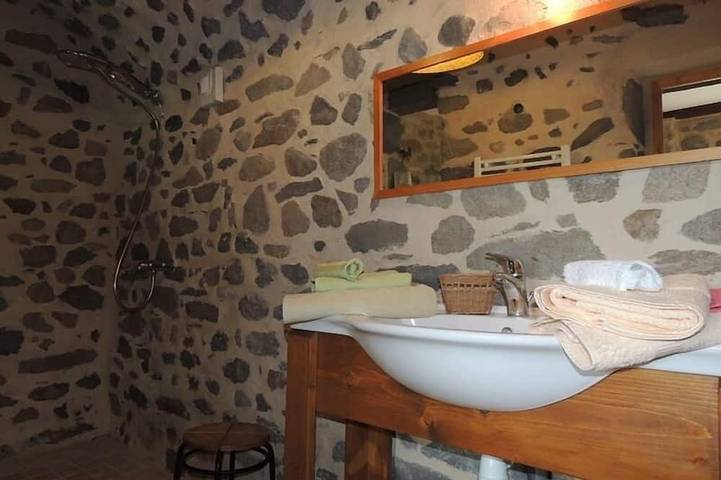 Location de vacances pour 2 personnes, avec jardin et balcon à Montaigut-le-Blanc - 2