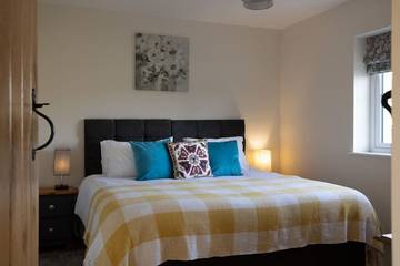 Glamping for 6 People in Carmarthenshire, South-Wales, Photo 3
