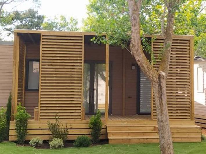 Camping para 2 personas, con piscina y terraza en Pals