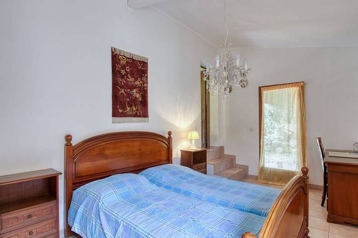 Location de vacances pour 6 personnes, avec jardin à Signes - 2