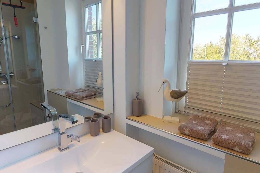 Ganze Wohnung, Ferienwohnung \"Sturmfrei 2\" in Wenningstedt, Sylt