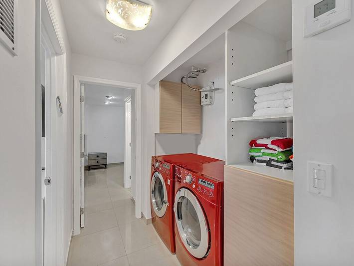 Vacation rental for 8 people, with balcony in Dania Beach