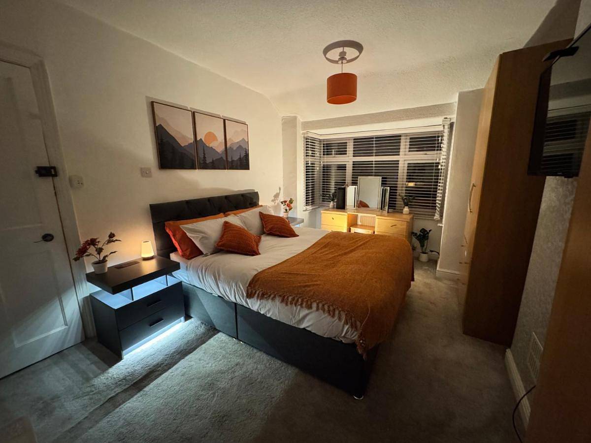 Double Room in Coventry, Birmingham Area